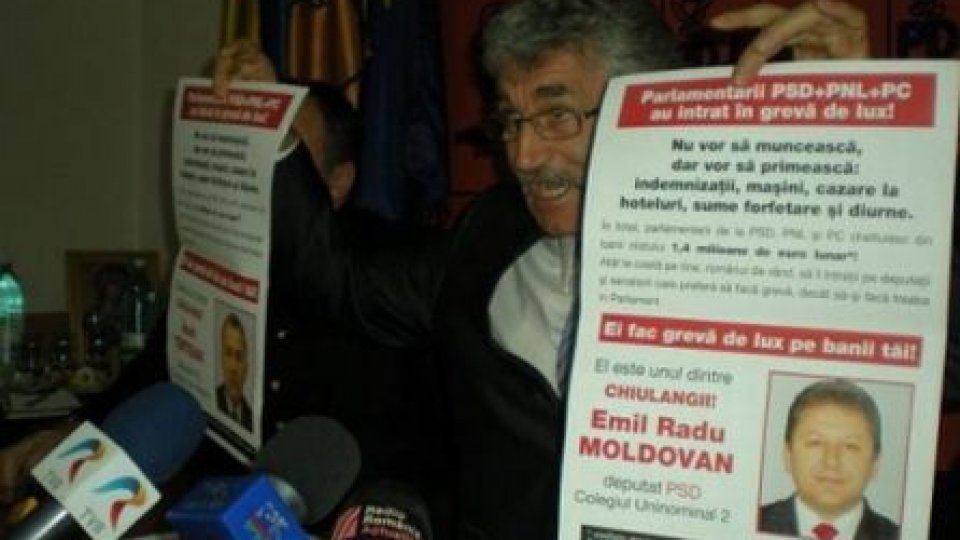 Greva opoziţiei, "scânteia" care aprinde campania electorală
