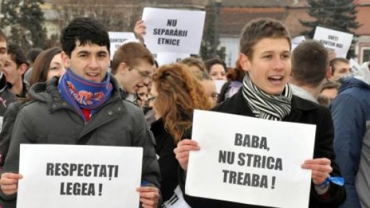 Protest al studenților la Târgu Mureş împotriva separării etnice