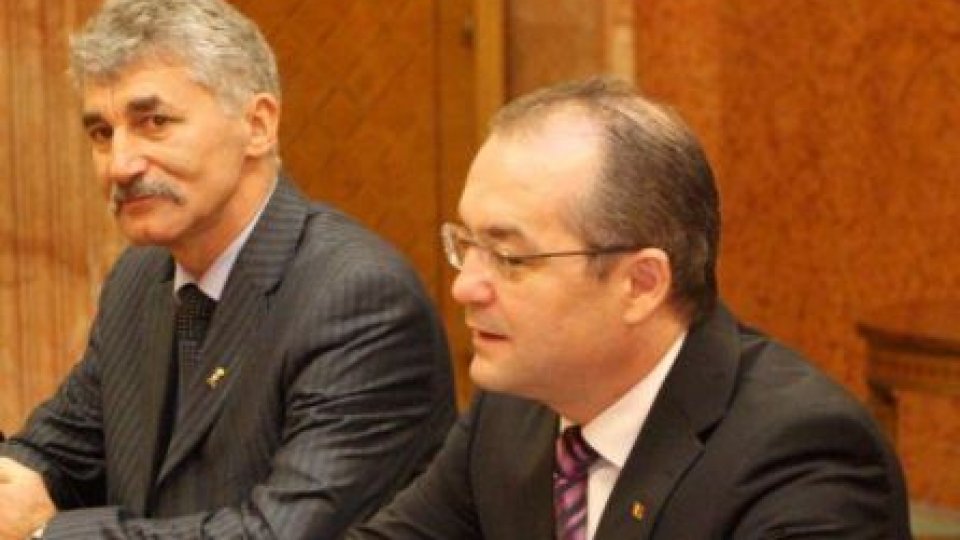Boc şi Oltean discută cu primarii din Caraş Severin