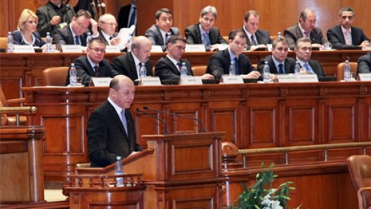 LIVE TEXT Băsescu: De la 1 iunie să reîntregim salariile bugetarilor