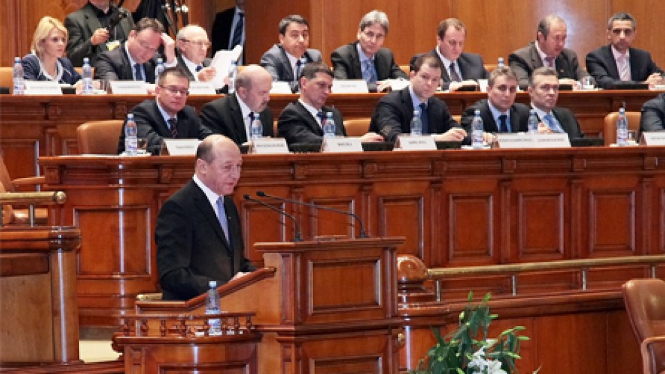 LIVE TEXT Băsescu: De la 1 iunie să reîntregim salariile bugetarilor