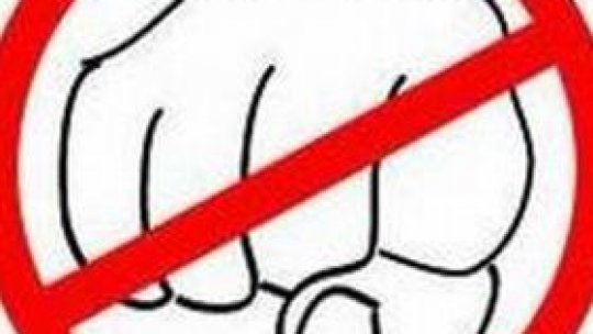 Legea de prevenire şi combatere a violenţei în familie, promulgată