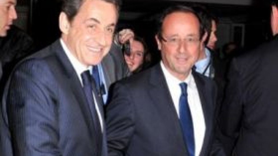 Hollande l-a învins pe Sarkozy în primul tur al alegerilor