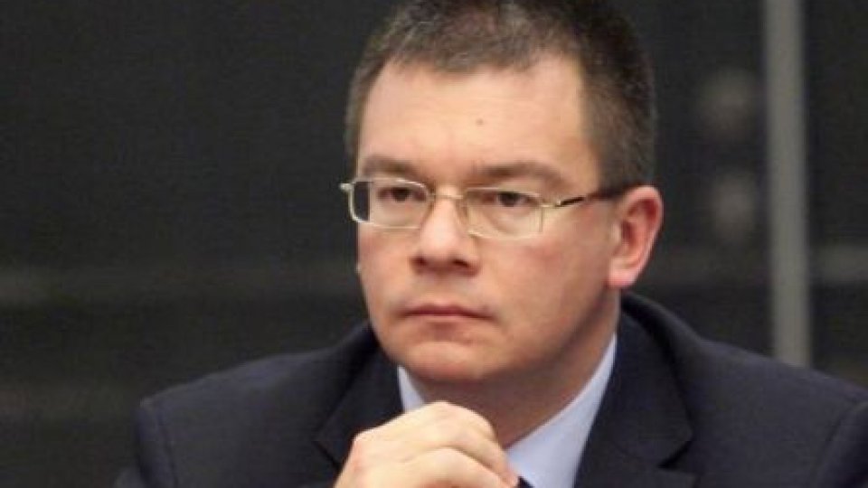 Mihai Răzvan Ungureanu pregăteşte  "Iniţiativa civică de centru-dreapta"