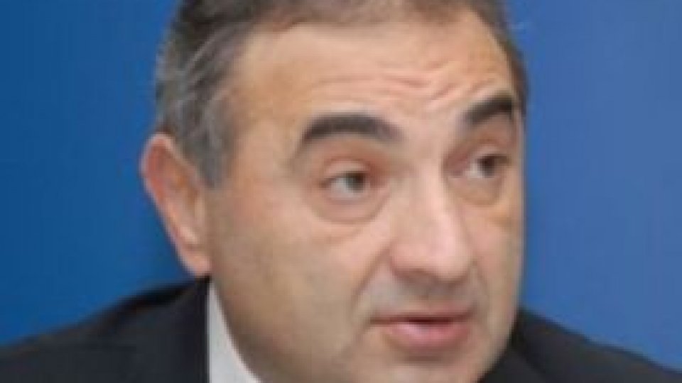 Euro nu va atinge, în niciun caz, cinci lei