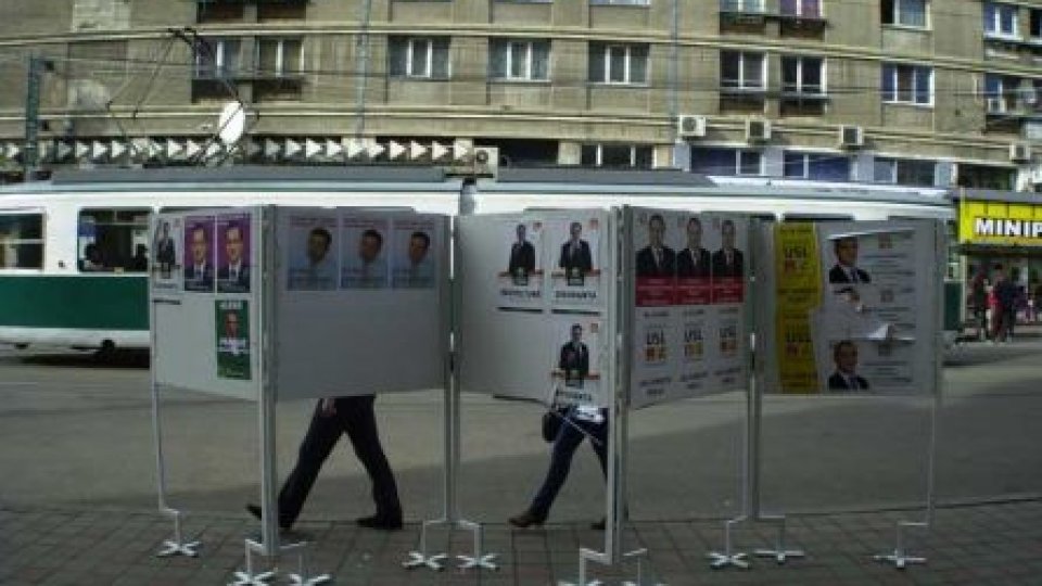 Campania electorală la final.Duminică românii votează edilii localităţilor