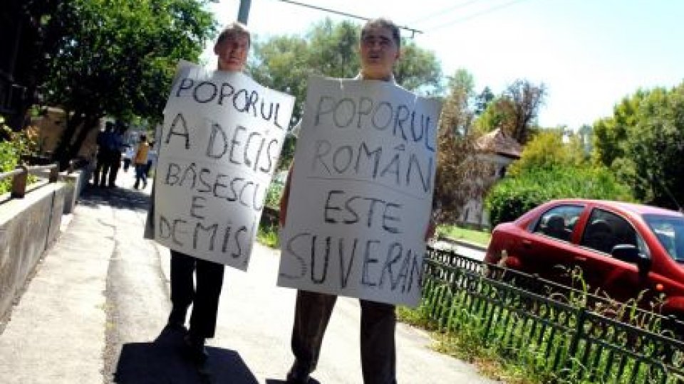 Senatorul PNL, Ioan Ghişe protestează "simbolic"