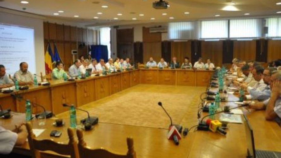 Percheziţii la Consiliul Judeţean Argeş