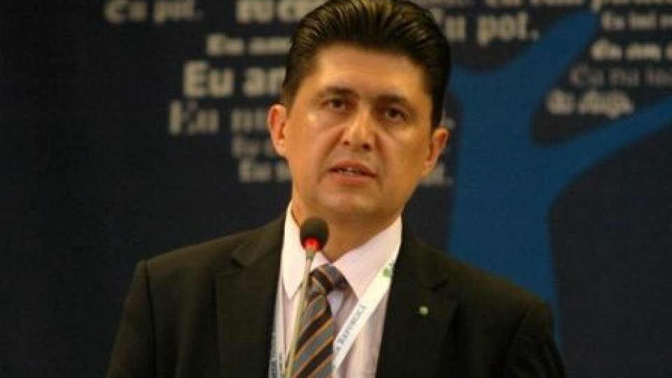 Noua Republică acuză Guvernul de "incompetenţă şi amatorism"