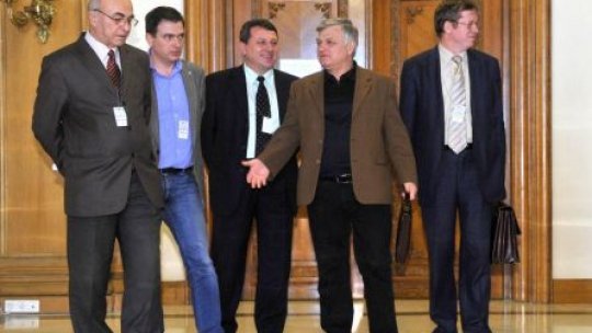 Sindicatele nu sunt de acord cu salariul minim de 800 de lei