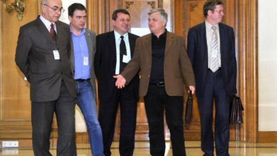 Sindicatele nu sunt de acord cu salariul minim de 800 de lei