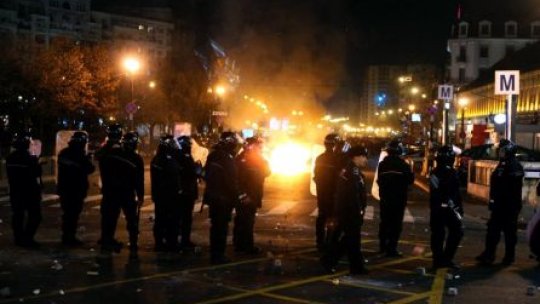 Jandarmul care a lovit un protestatar din Piaţa Universităţii, anchetat