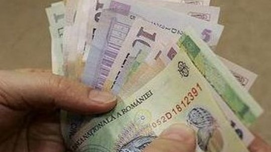 Guvernul propune FMI creşterea salariului minim şi reducerea TVA la alimente