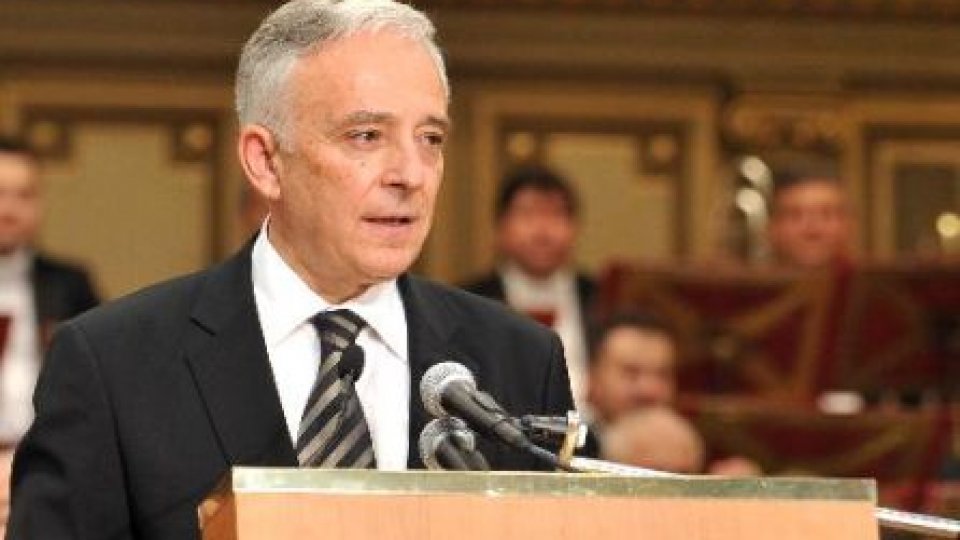 Isărescu: Majorările de taxe vor avea efect limitat asupra inflaţiei
