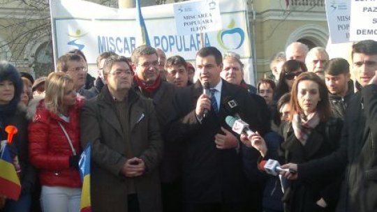 Protest al Mişcării Populare în faţa Guvernului