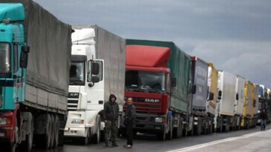 Proteste faţă de creşterea accizei la combustibili
