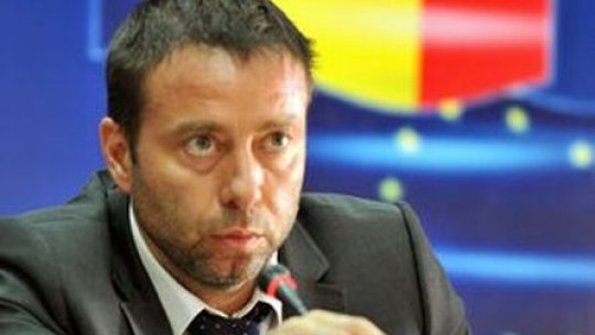 Secretar de stat, ridicat de DNA