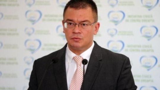 Mihai Răzvan Ungureanu vrea "unirea forţelor" cu Mişcarea Populară