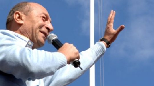 Preşedintele Băsescu, la serbare câmpenească