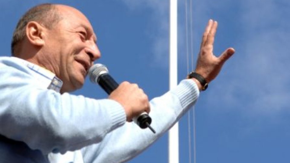 Preşedintele Băsescu, la serbare câmpenească