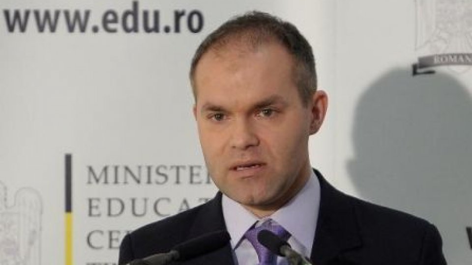 Guvernul îi reclamă la DNA pe foştii miniştri Funeriu şi Vreme