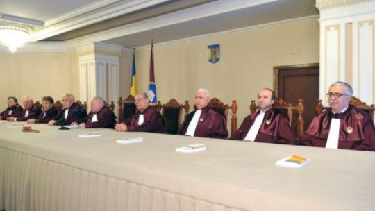 CCR dezbate sesizarea lui Traian Băsescu privind "statutul parlamentarilor"