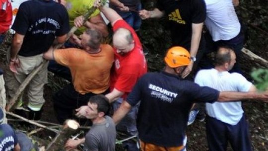 Tragedie în Muntenegru. 18 români, morţi într-un accident
