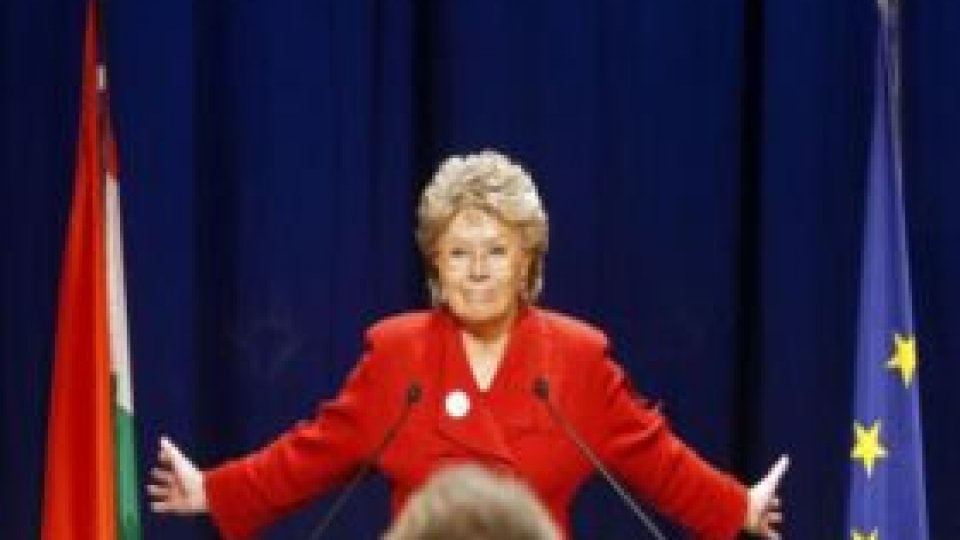 Comisia Europeană cere statelor membre să reducă decalajele dintre romi şi populaţie