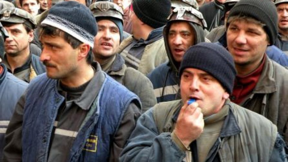 Protest la minele din Paroşeni, Petrila şi Uricani. 440 de mineri refuză să iasă din subteran