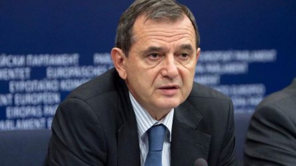 România pierde fonduri europene "din cauza incompetenţei Executivului"