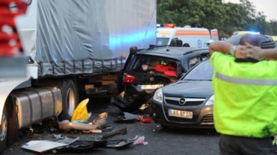 Accident grav în Ungaria: 3 români morţi şi 18 răniţi