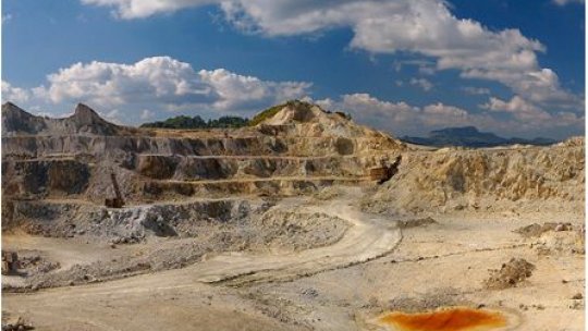 Exploatarea aurului de la Roşia Montană, "o soluţie pe termen scurt"