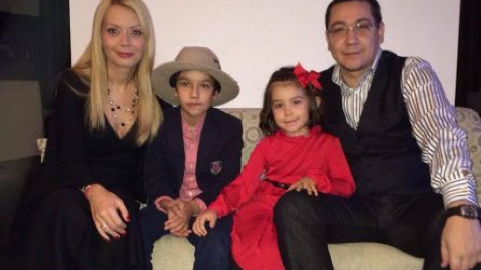 Urările şi dorinţele politicienilor pentru noul an