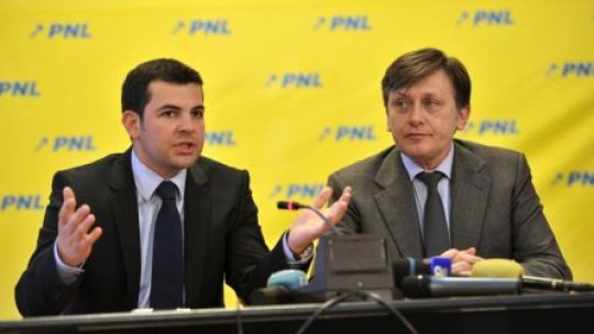 Crin Antonescu vrea "limpezirea raporturilor dintre PNL şi PC"