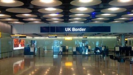 Numărul imigranţilor români şi bulgari în Marea Britanie "nu a crescut"