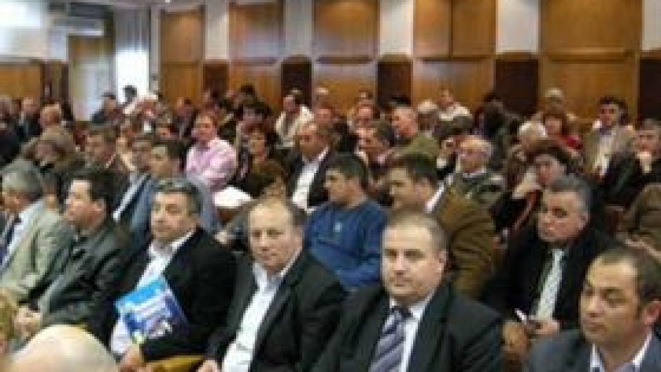 Peste 100 de aleși locali din Argeș s-au înscris în PSD
