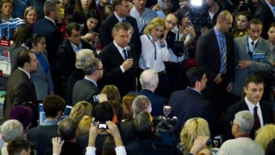 Klaus Iohannis și-a lansat cartea la Târgul Gaudeamus