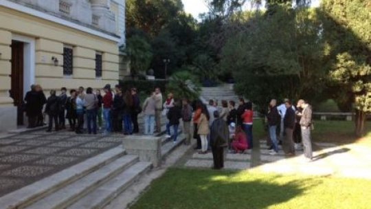 FOTO Cozi la vot în străinătate