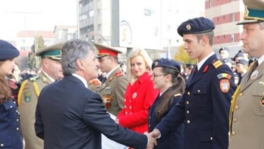 Ministrul Duşa aduce omagiu militarilor căzuţi pe câmpurile de bătălie