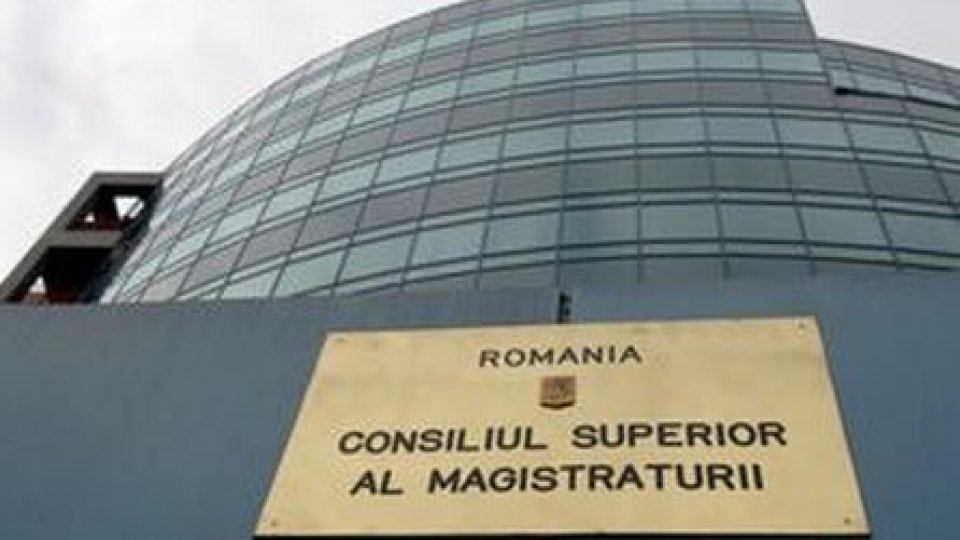 CSM: Victor Ponta şi Traian Băsescu au afectat independenţa justiţiei prin afirmaţiile făcute