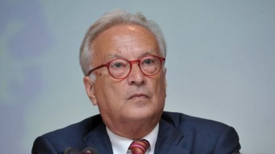 Hannes Swoboda: Preşedintele Băsescu ar trebui să contribuie la stabilitatea politică