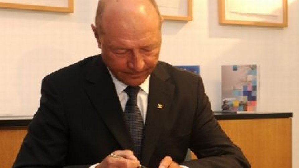 Preşedintele Traian Băsescu transmite Ucrainei condoleanţele românilor