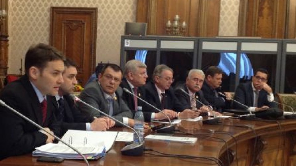 Noii miniştri au prezentat priorităţile Guvernului Ponta III