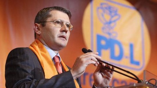 PDL strânge semnături pentru moţiunea de cenzură
