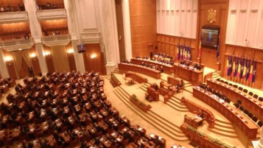 10 ani de la intrarea României în NATO, marcaţi în şedinţa solemnă a Parlamentului