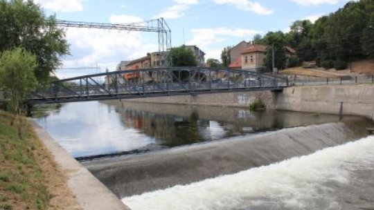 "Taxa pe stâlp" îi nemulţumeşte pe proprietarii de microhidrocentrale