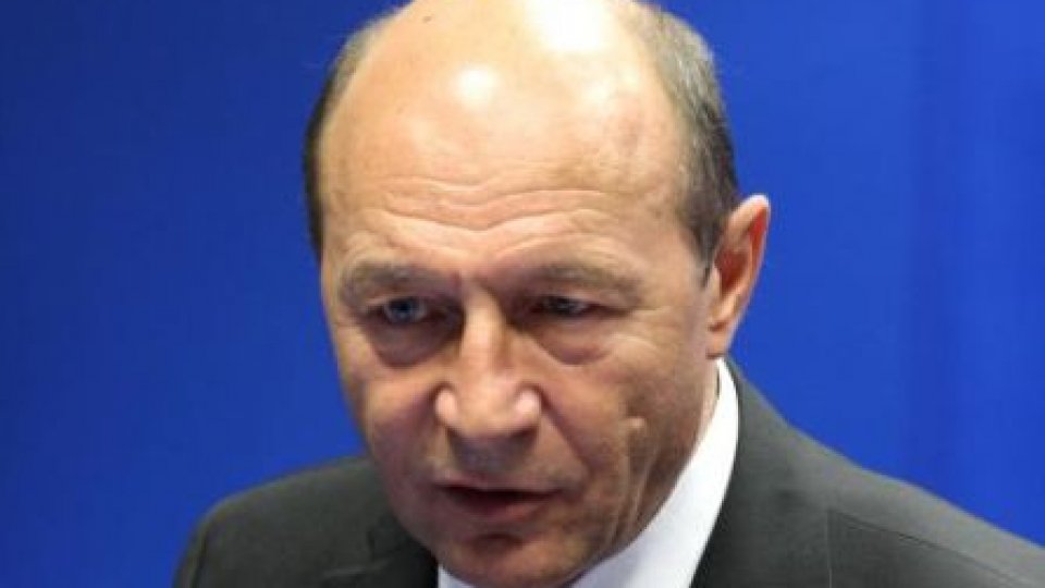 Preşedintele Băsescu susţine că are dreptul la opinii politice şi că nu a încălcat Constituţia