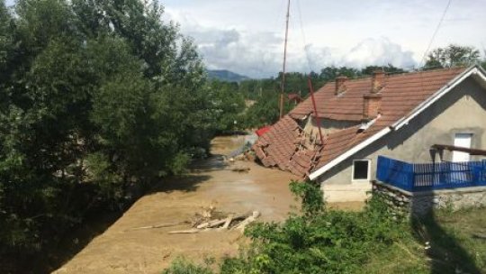 Oprea face bilanţul inundaţiilor: un mort şi patru persoane dispărute