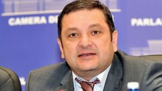 Bogdan Ciucă anunţă formarea noului grup parlamentar liberal-conservator PC - PLR