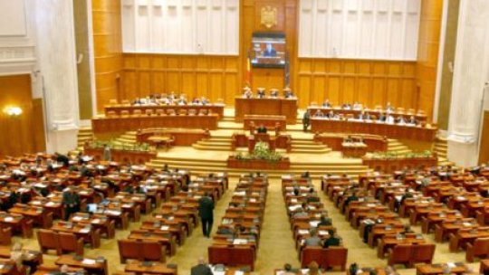 Moţiunea de cenzură a fost prezentată Parlamentului